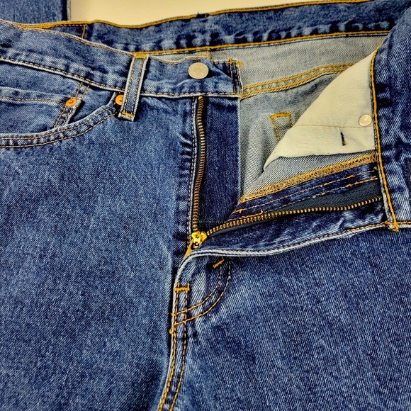 LEVI 505 Men Mediun Wash Classic Blue Denim Jeans Size 34x32 - Picture 5 of 10
